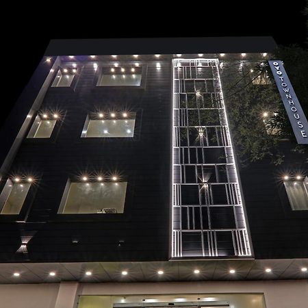 Super Townhouse Hotel Impact Chinhat Extérieur photo
