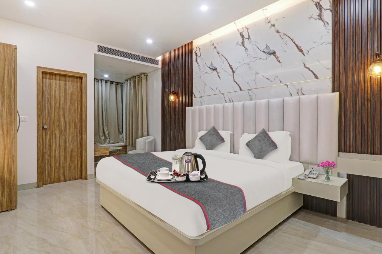 Super Townhouse Hotel Impact Chinhat Extérieur photo