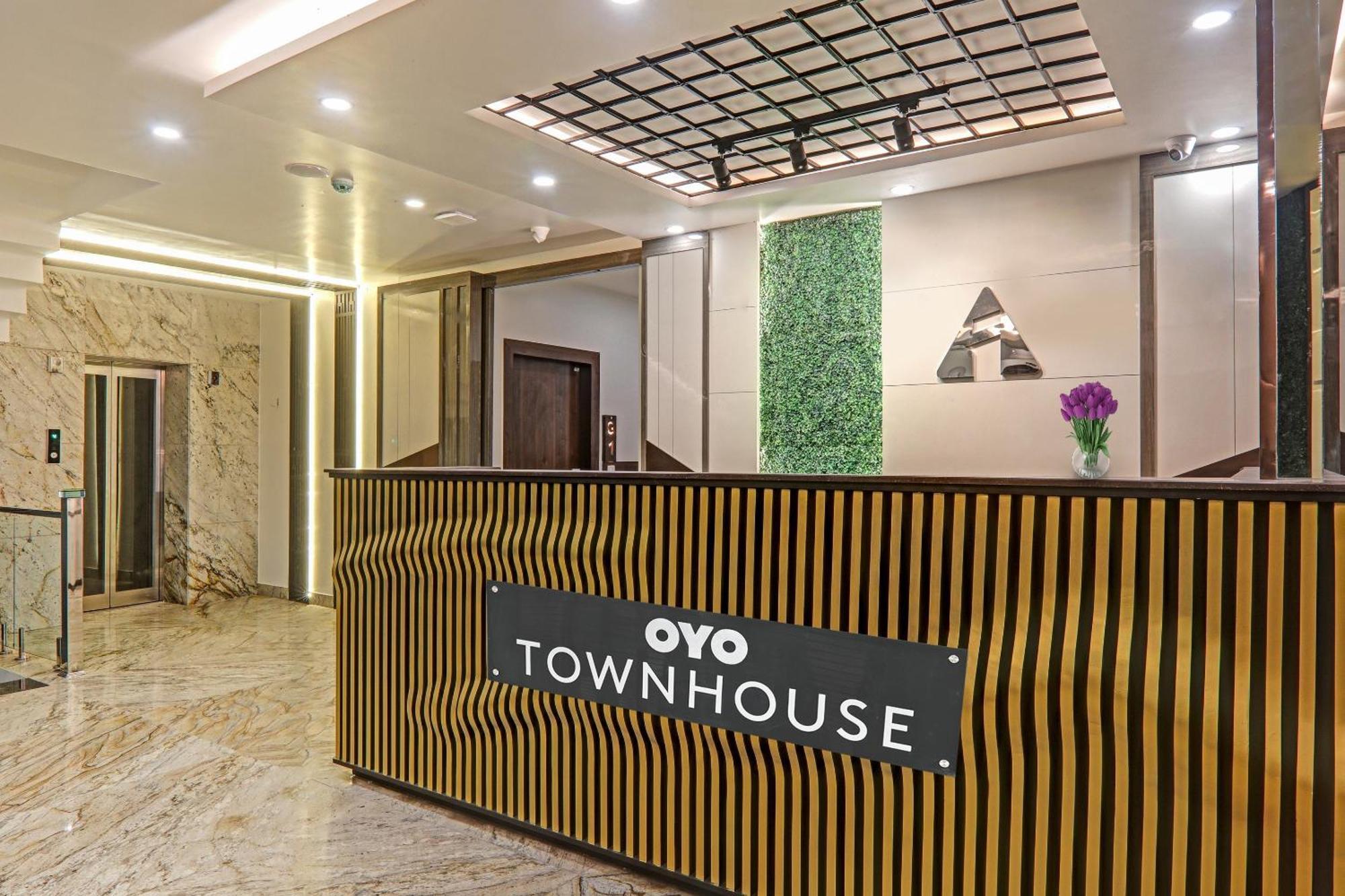 Super Townhouse Hotel Impact Chinhat Extérieur photo