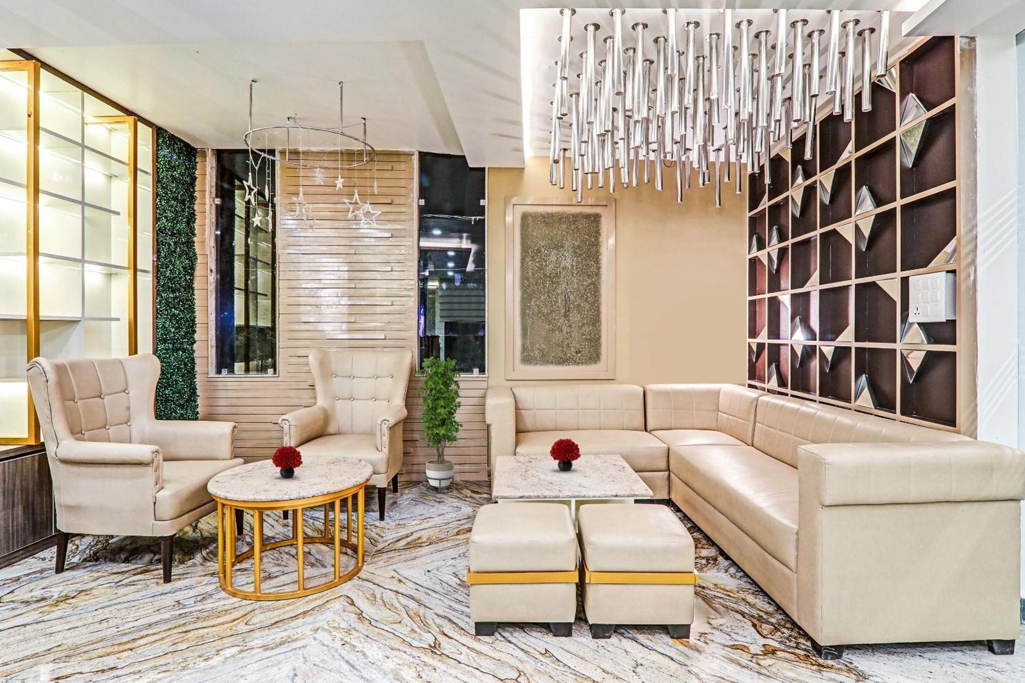 Super Townhouse Hotel Impact Chinhat Extérieur photo